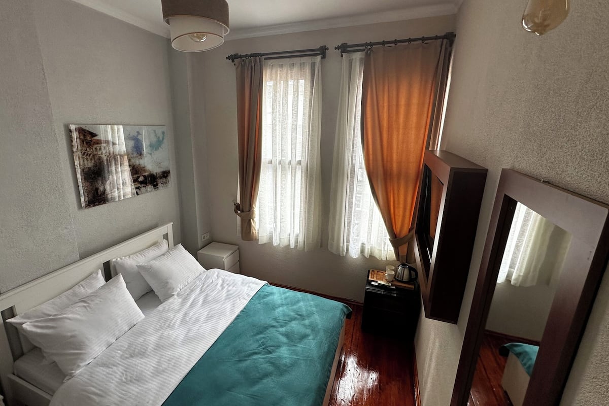 Standard Room | 1 bedroom, minibar, free WiFi, bed sheets