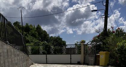 Loue en Saisonnier, bas de Villa A Corps de Garde Sainte Luce