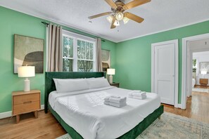 2 bedrooms, desk, iron/ironing board, free WiFi - Bright Boho Chic Bungalow In Unbeatable Location by Lucky Savannah (Savannah)