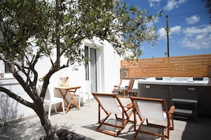 Terrace/patio - White Wave Villa, 3min walk from beach

 (Kamari)