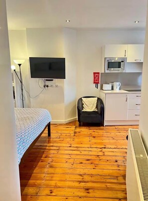 1 bedroom, iron/ironing board, WiFi, bed sheets - Heart of Nottingham-Quieter for city centre (Nottingham)