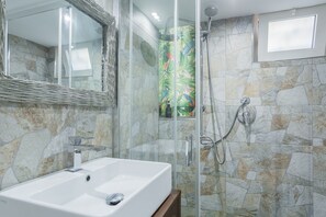 Shower, towels