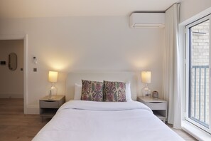 2 bedrooms, iron/ironing board, bed sheets