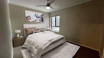 2 bedrooms, iron/ironing board, WiFi, bed sheets