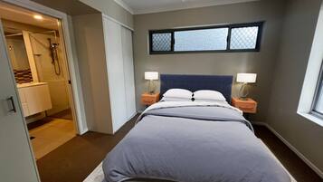 2 bedrooms, iron/ironing board, WiFi, bed sheets