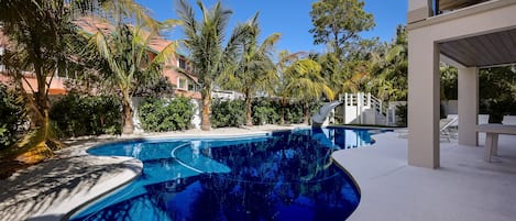 Beheizter Pool
