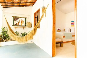 7 bedrooms, WiFi, bed sheets