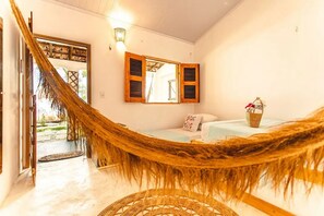 7 bedrooms, WiFi, bed sheets