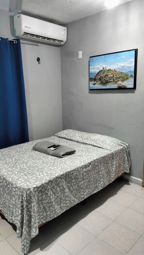 1 chambre, fer et planche à repasser, accès au Wi-Fi (inclus)