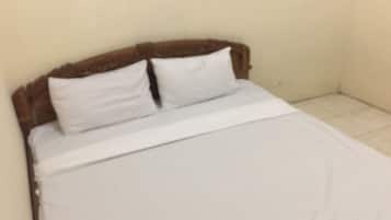 Basic Double Room | Free WiFi, bed sheets