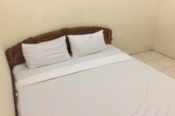 Basic Double Room | Free WiFi, bed sheets
