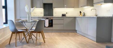 Fridge, microwave, oven, stovetop