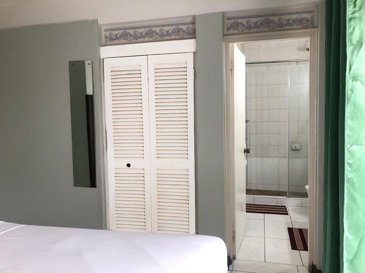 1 habitación y caja de seguridad en la habitación 