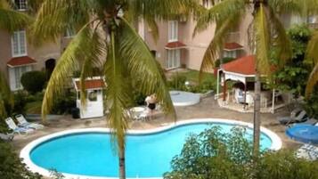 Alberca al aire libre