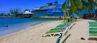 Island Retreat - King Bed