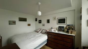 3 chambres, fer et planche à repasser, Wi-Fi, draps fournis