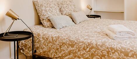 6 camere, Wi-Fi, lenzuola