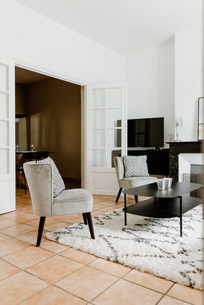 Interior - Maison Madeleine, Charmante Maison de Cœur de Ville Avec Extérieur, 12 Personnes (La Flèche)