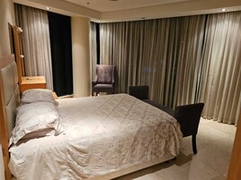 Iron/ironing board, free WiFi