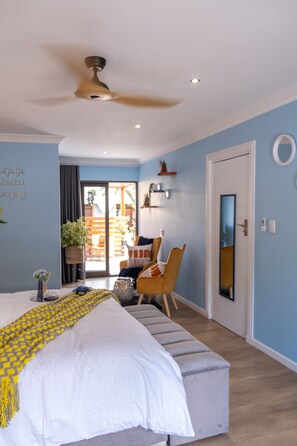 4 habitaciones, escritorio, tabla de planchar con plancha y wifi