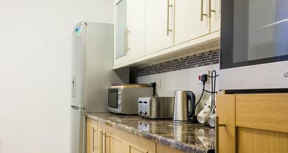 Beautiful 4-bed House in Bootle