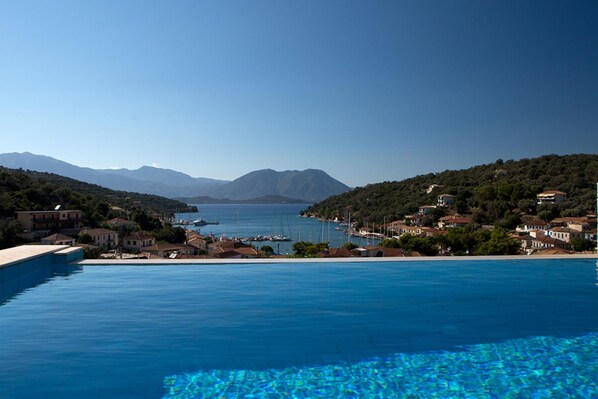 Outdoor pool - Villa Thalia by Meganisi Sunset Luxury Villas (Meganisi)