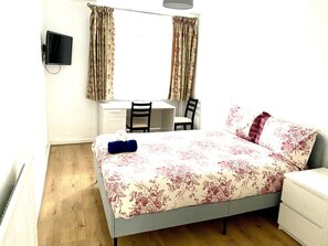 3 soverom, skrivebord, wi-fi og sengetøy