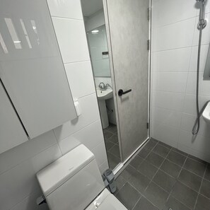 City-Apartment, 2 Schlafzimmer, Nichtraucher | Badezimmer