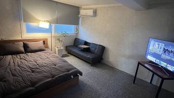 City Apartment | 2 bedrooms, WiFi (free), bed sheets