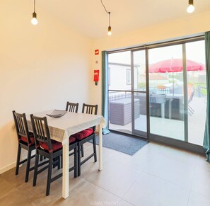 Apartment, 2 Bedrooms, Terrace | Dining room