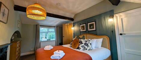 2 Schlafzimmer, BĂŒgeleisen/BĂŒgelbrett, WLAN, BettwĂ€sche