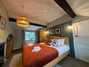 2 chambres, fer et planche à repasser, Wi-Fi, draps fournis