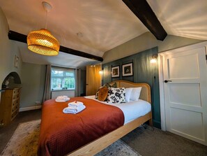 2 slaapkamers, een strijkplank/strijkijzer, wifi, beddengoed
