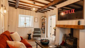 TV, fireplace, stereo