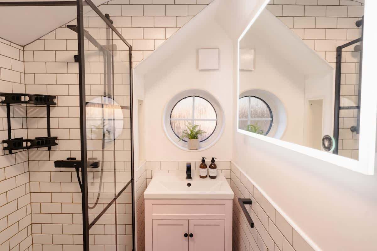 Shower, hair dryer, shampoo
