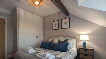 2 slaapkamers, een strijkplank/strijkijzer, wifi, beddengoed