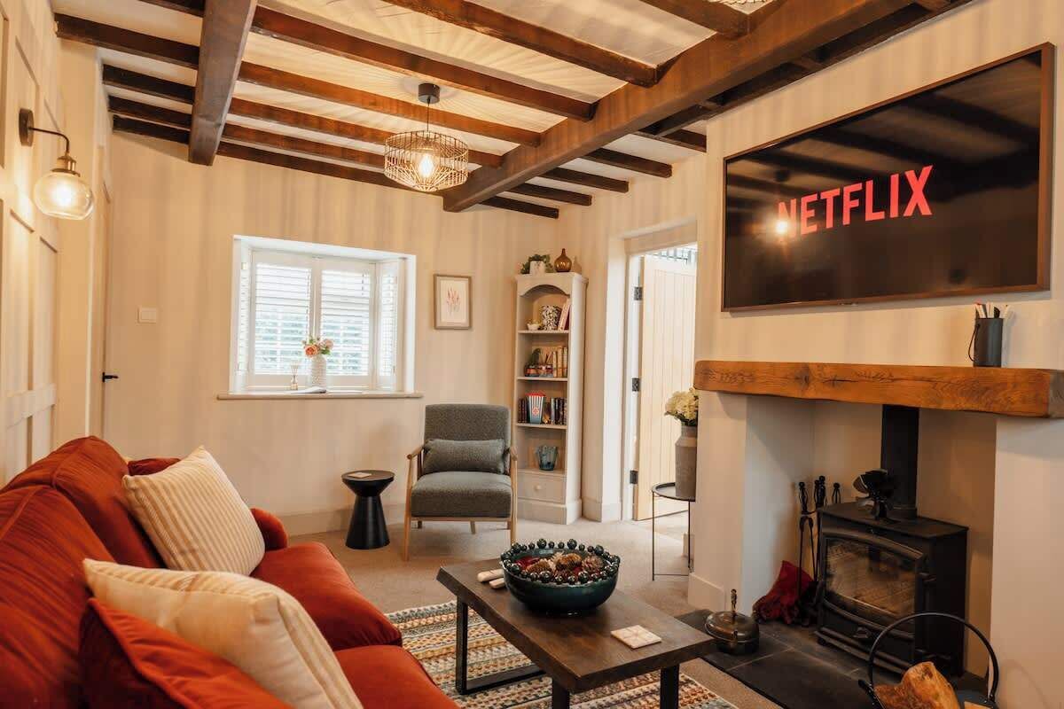 TV, fireplace, stereo