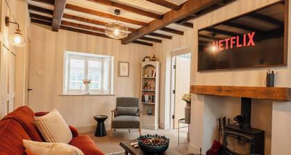 Gem of a cottage! Close to Chester, Chester Zoo!