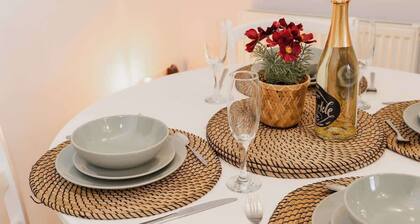 Stylish Chester Stay, Free Parking, Private Garden