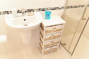 مجففات شعر، مناشف