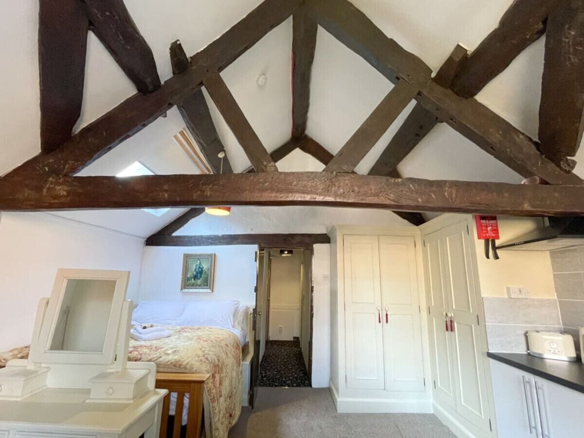 1 bedroom, iron/ironing board, travel cot, free WiFi