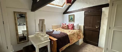 1 chambre, fer et planche Ă repasser, lit parapluie, Wi-Fi gratuit