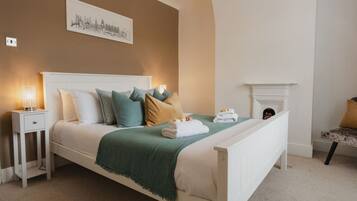 2 bedrooms, iron/ironing board, travel cot, WiFi