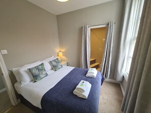 2 bedrooms, iron/ironing board, travel cot, WiFi