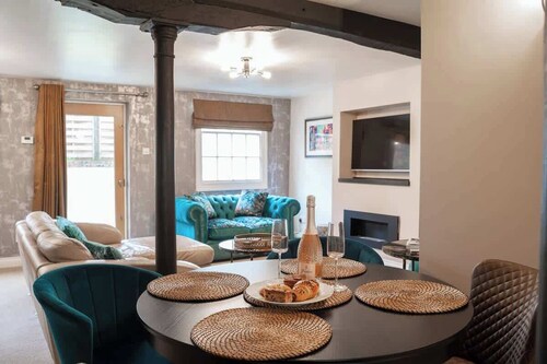 2 Bed - City Centre on your doorstep Parking!