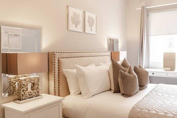 2 bedrooms, desk, iron/ironing board, travel crib