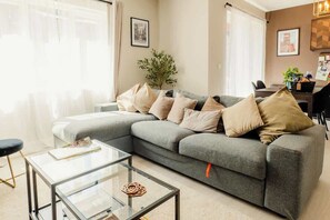 TV - Fantastic City location Can sleep 6 Parking! (Cheshire West and Chester)