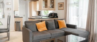 Modern lodge with fantastic decking space - For 6