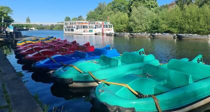 Well Located 2 Bed Cottage with Lovely River Views