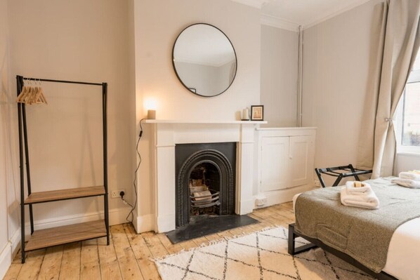 3 bedrooms, iron/ironing board, travel crib, free WiFi